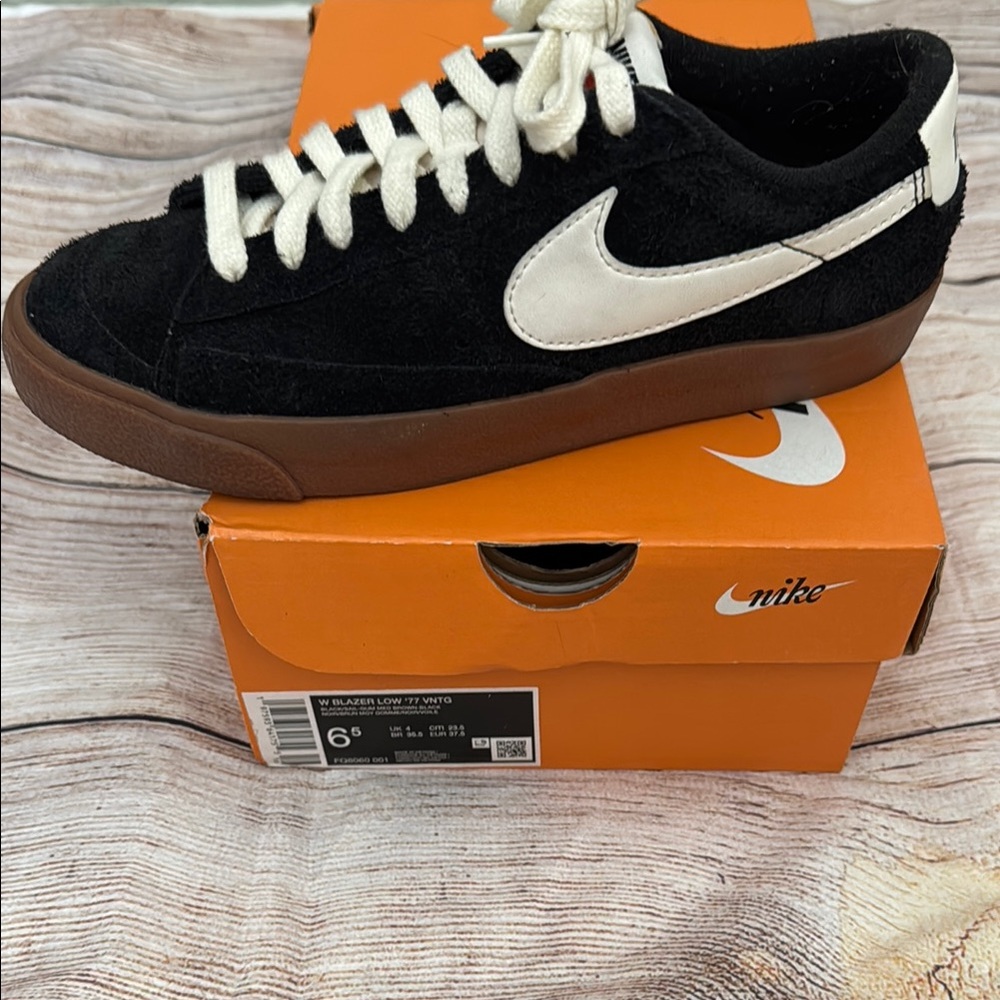 Nike Black and White Blazer Low Sneakers